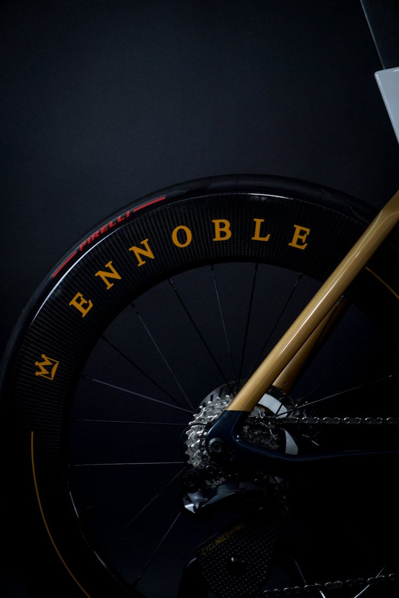 Baldiso T1 Blanco Dorado - Ruedas Ennoble Carbon 80