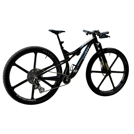 STOLL P32 CAPE — Bicicleta de MTB de carbono con ruedas Bike Ahead Composites